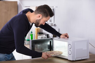 The Complete Guide Of How To Reheat Pizza 2020 - WikitPro