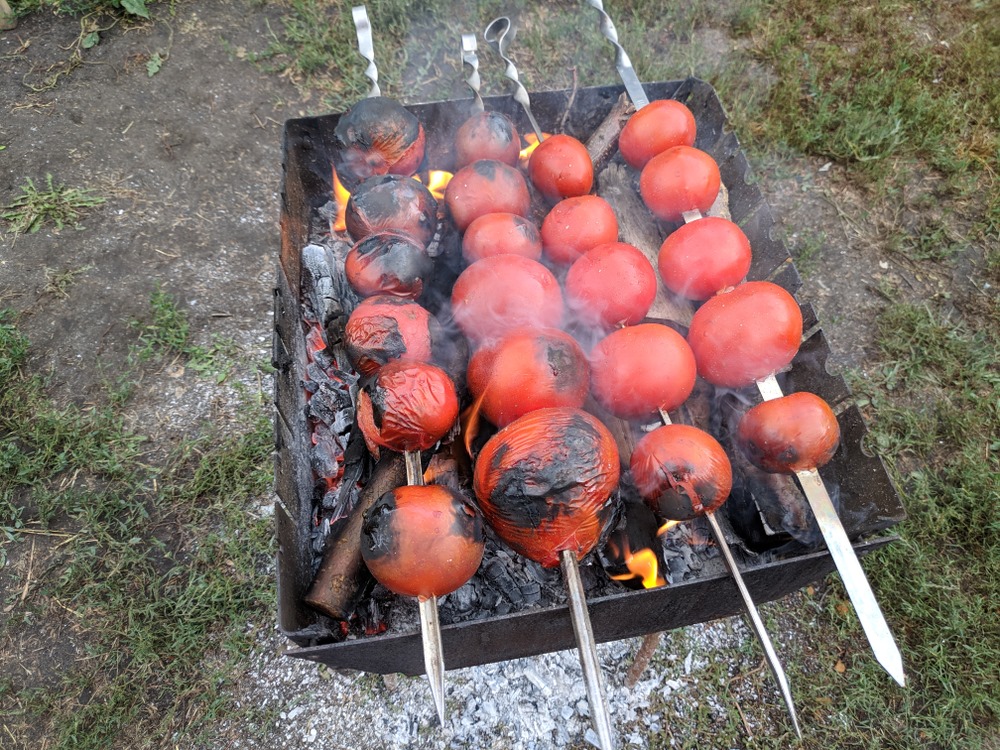 easy way to peel a tomato