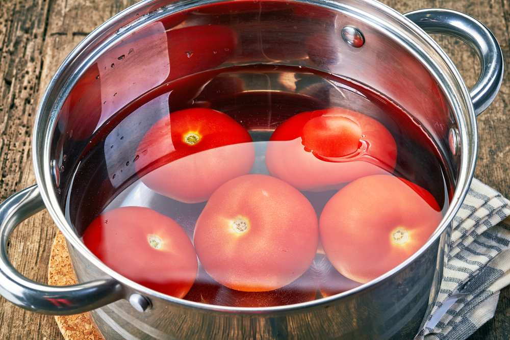 boiling tomato